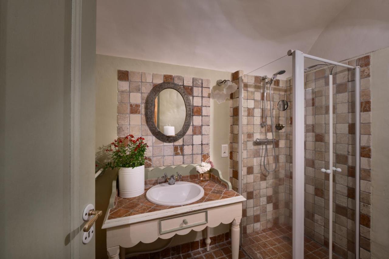 Maison Lou Roucas Cabrieres-d'Aigues Exterior photo