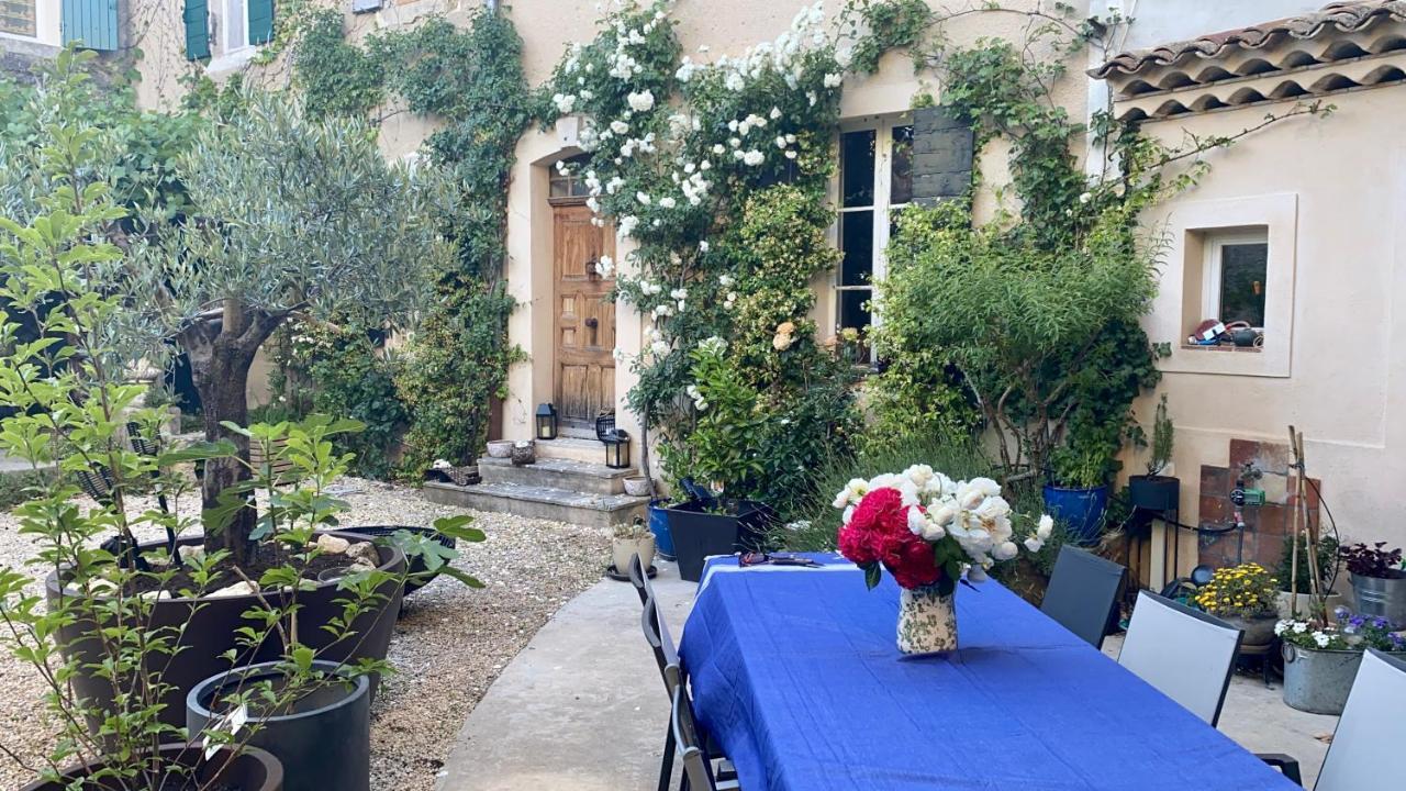 Maison Lou Roucas Cabrieres-d'Aigues Exterior photo
